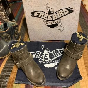 Freebies by Steven booties